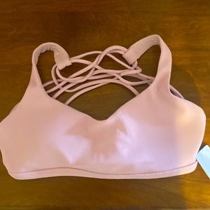 035 NWT Lululemon Free To Be Ribbed Bra Light Support